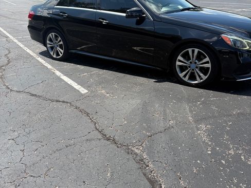Used 2014 Mercedes-Benz E 350 4MATIC Sedan image 4