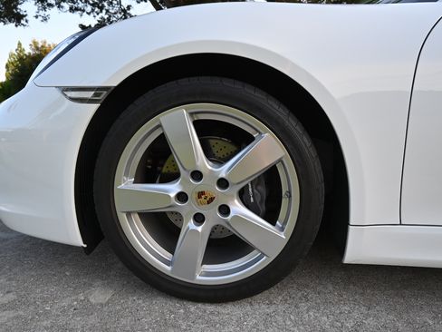 Used 2014 Porsche Cayman RWD image 13