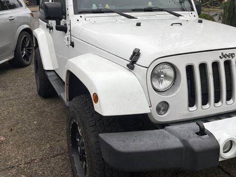 Used 2016 Jeep Wrangler Sahara w/ Connectivity Group image 2