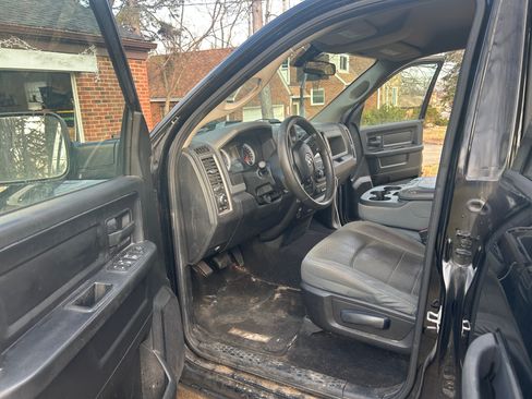 Used 2013 RAM 1500 Express image 16