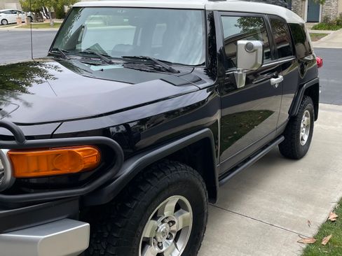 Used 2009 Toyota FJ Cruiser 4WD w/ Convenience Pkg image 2