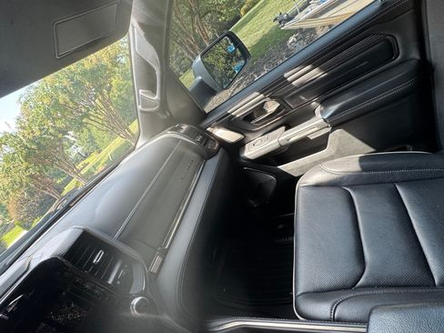 Used 2020 RAM 1500 Limited w/ Black Appearance Package AWD/4WD image 14