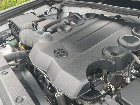 Used 2021 Toyota 4Runner TRD Off-Road image 12