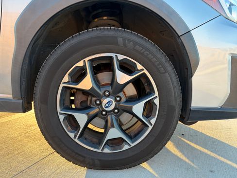 Used 2018 Subaru Crosstrek 2.0i Premium w/ Eyesight System image 6