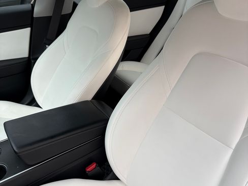 Used 2018 Tesla Model 3 Performance image 5