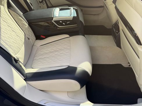 Used 2022 BMW 750i xDrive w/ Luxury Rear Seating Package AWD/4WD image 17