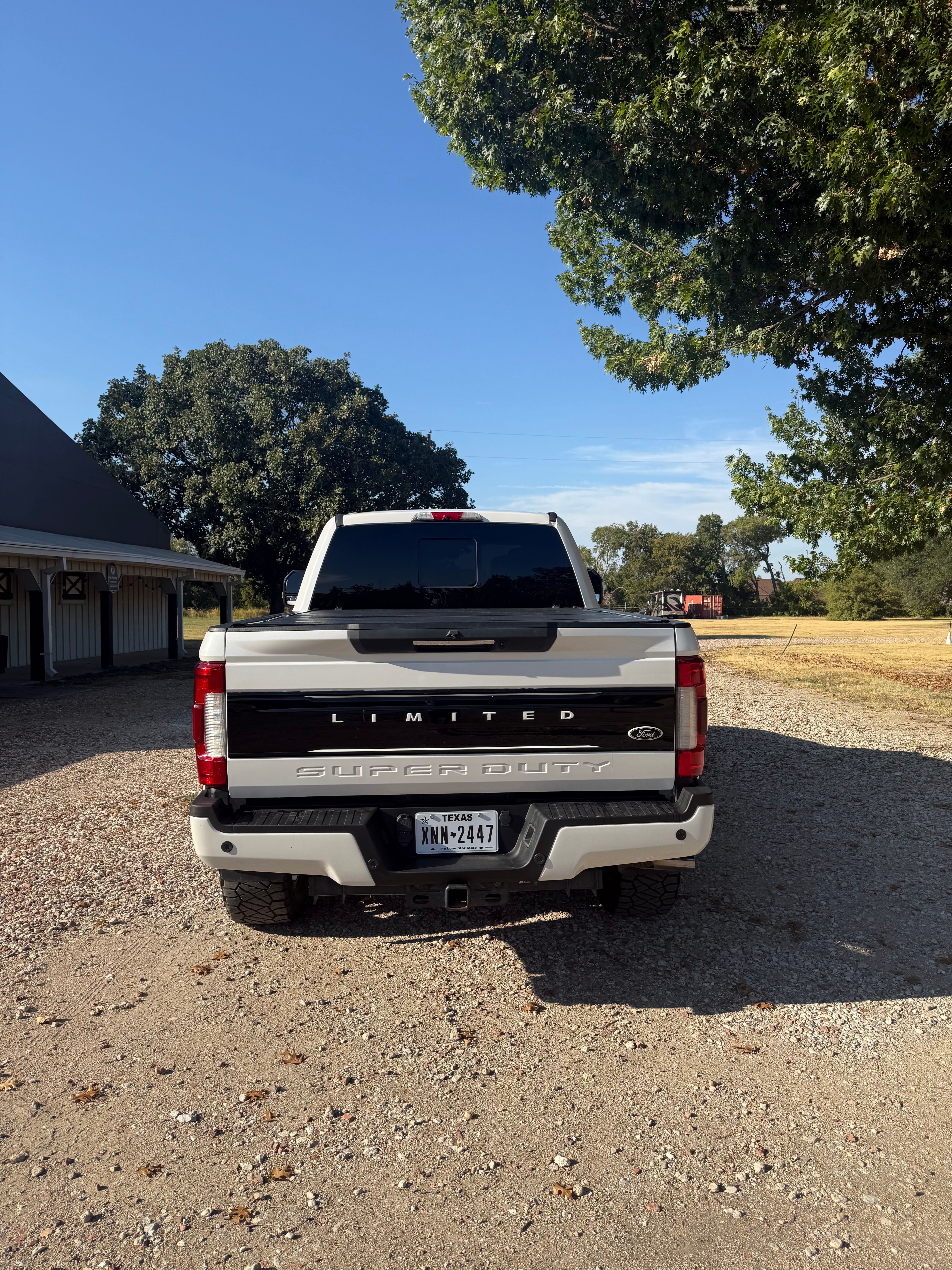 Used 2019 Ford F250 Limited AWD/4WD image 2