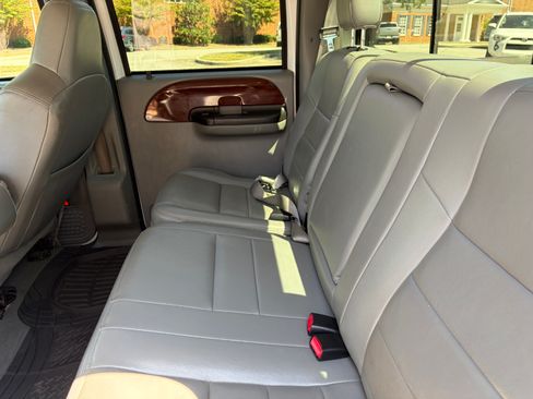 Used 2007 Ford F250 Lariat RWD image 21