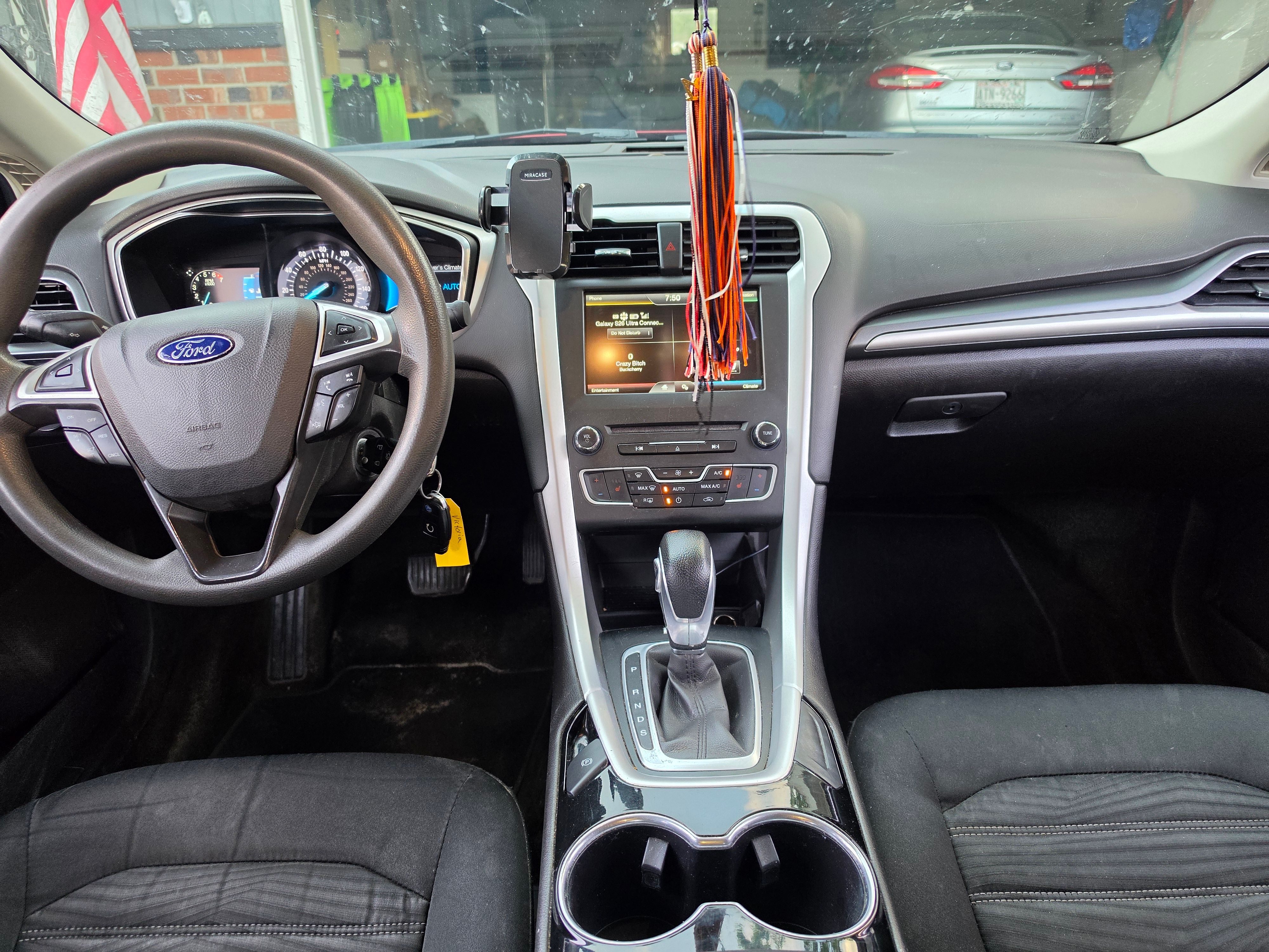 Used 2016 Ford Fusion SE FWD image 13