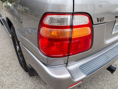 Used 2001 Toyota Land Cruiser image 15