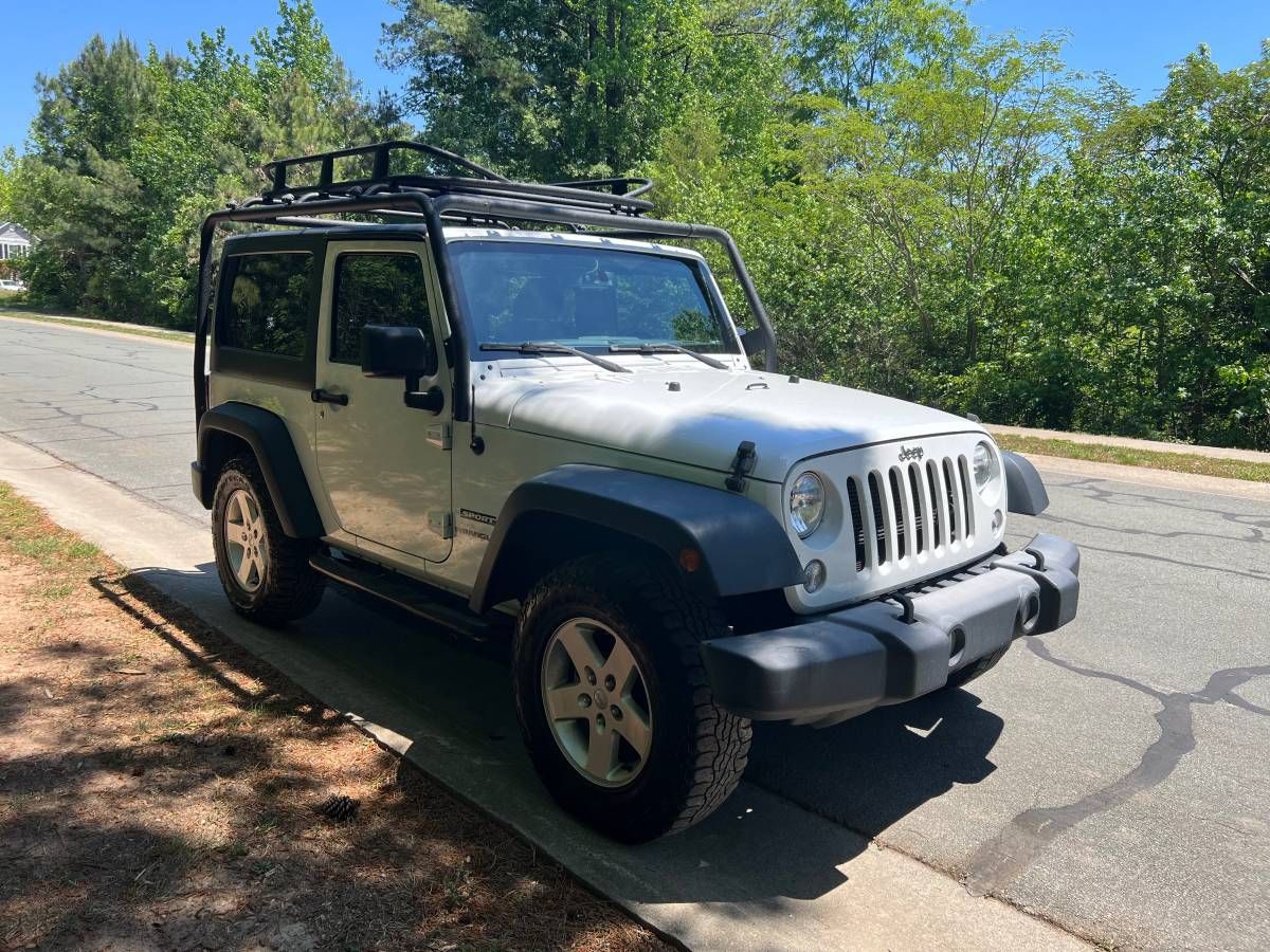 Used 2015 Jeep Wrangler Sport w/ Quick Order Package 24S AWD/4WD image 4