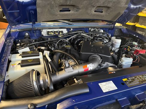 Used 2011 Ford Ranger XLT image 11