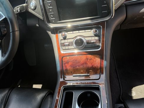 Used 2017 Lincoln Continental Select FWD image 10
