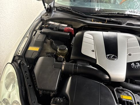 Used 2004 Lexus SC 430 Convertible image 24