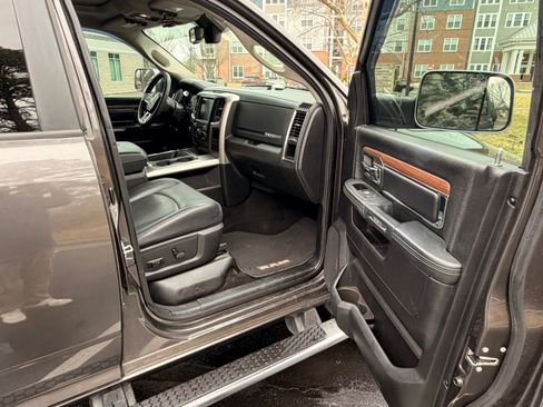 Used 2016 RAM 2500 Laramie w/ Convenience Group image 6