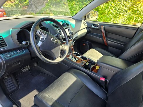 Used 2013 Toyota Highlander Limited image 9