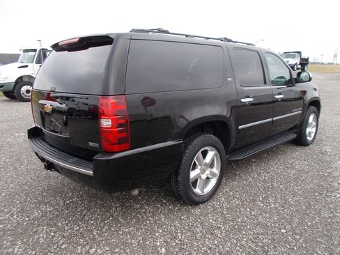 Used 2011 Chevrolet Suburban LTZ image 8