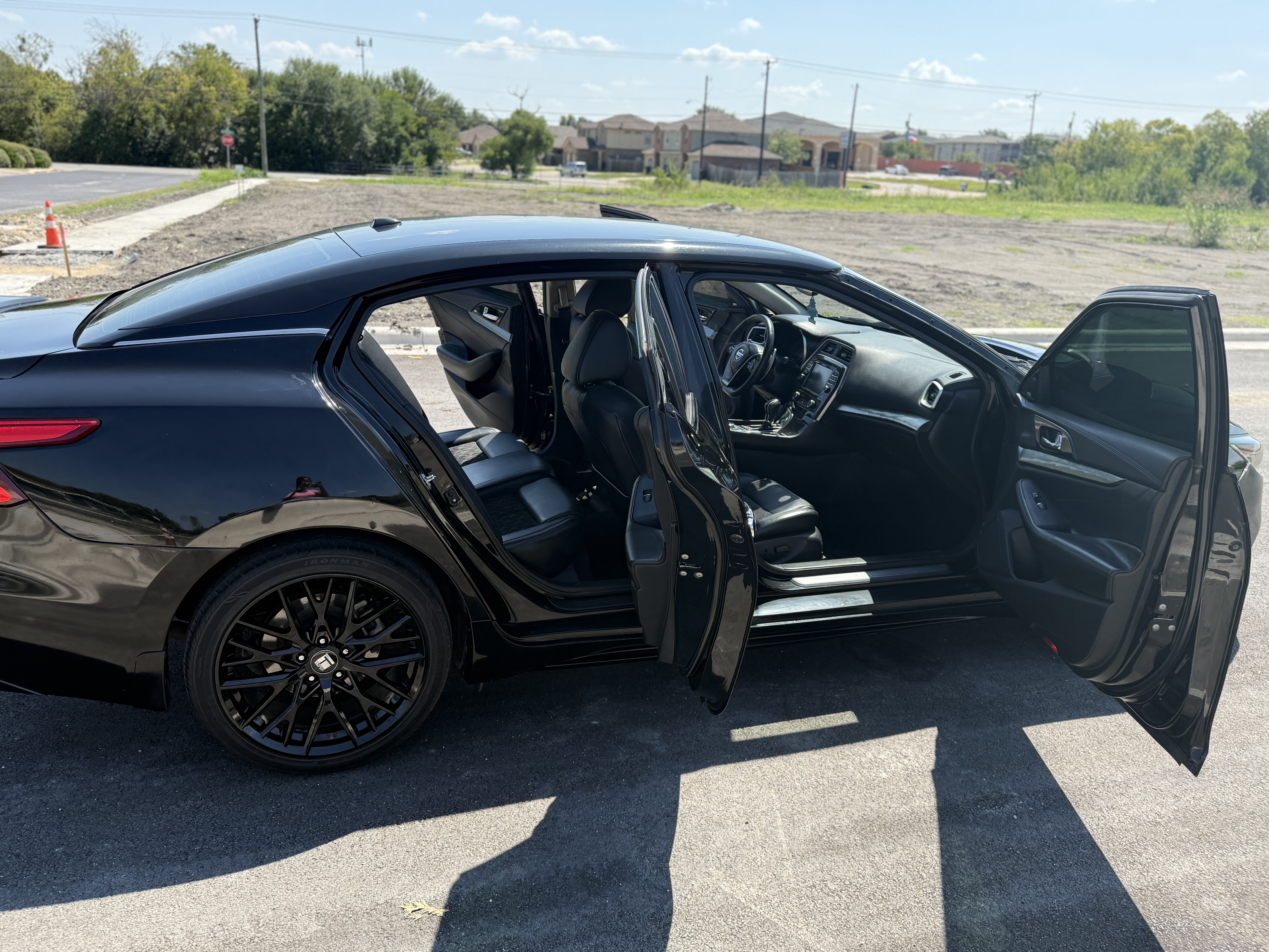 Used 2017 Nissan Maxima SR w/ Midnight Edition FWD image 12