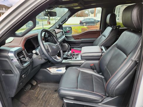 Used 2021 Ford F150 Lariat w/ Equipment Group 502A High image 4