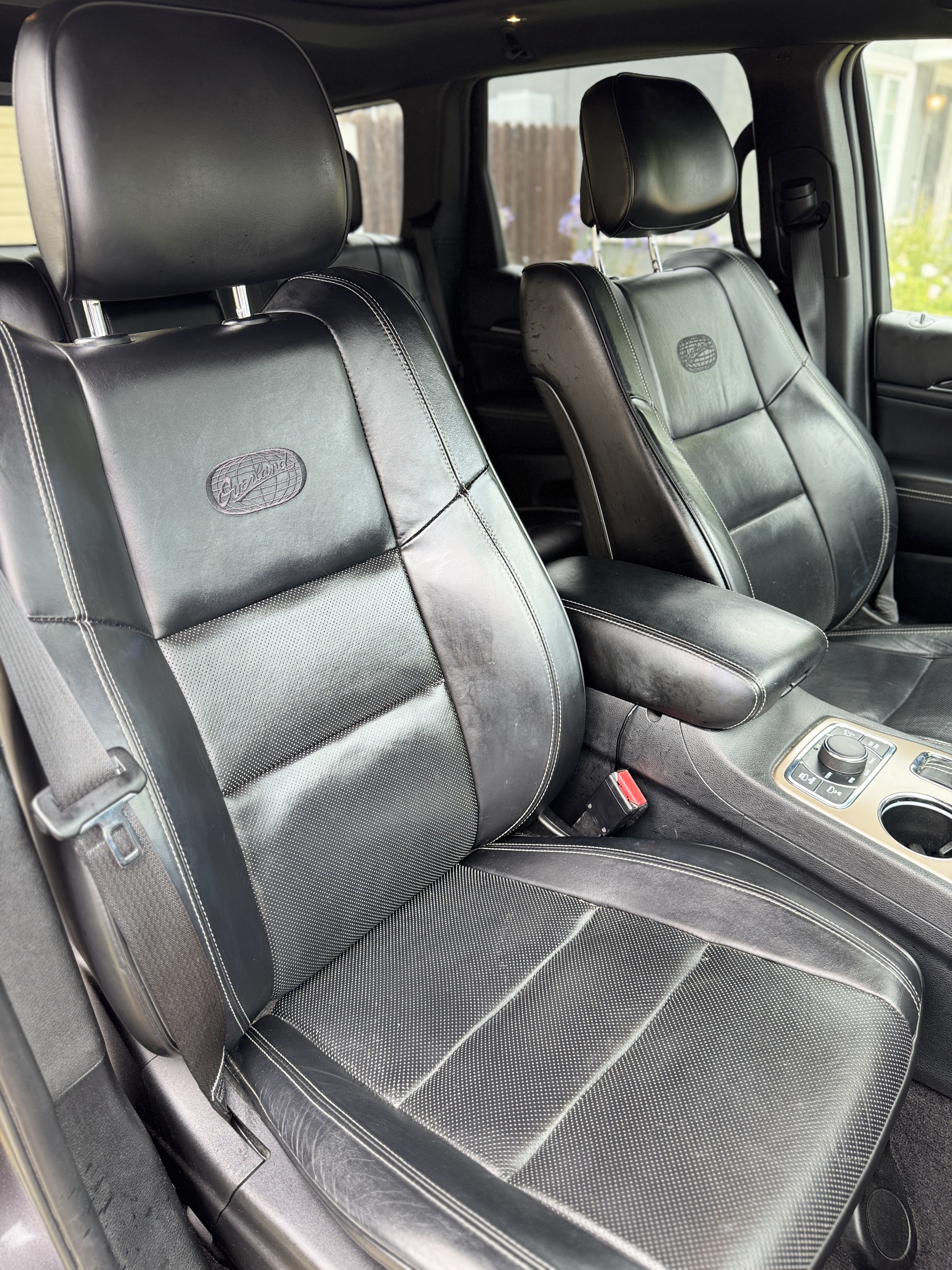 Used 2017 Jeep Grand Cherokee Overland AWD/4WD image 24