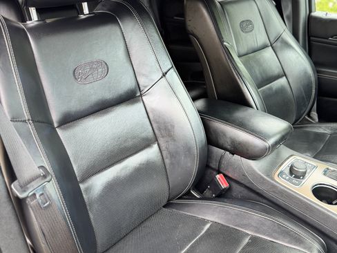 Used 2017 Jeep Grand Cherokee Overland AWD/4WD image 24