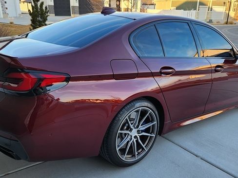 Used 2022 BMW M550i xDrive w/ Dynamic Handling Package image 8