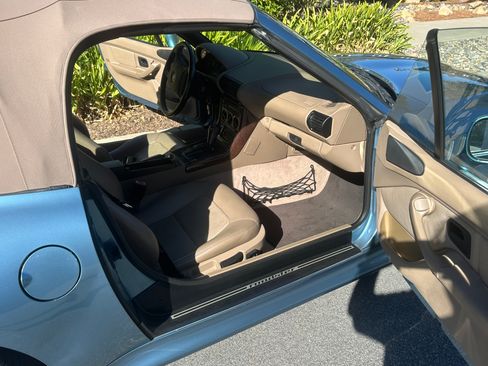Used 1999 BMW Z3 2.5i image 11