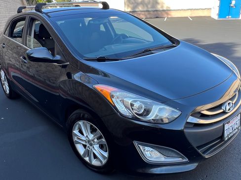 Used 2013 Hyundai Elantra GT image 2