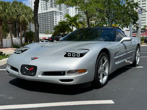 Used 2000 Chevrolet Corvette Convertible w/ Performance Handling Pkg image 1