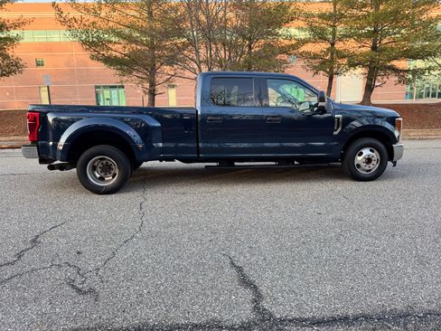 Used 2017 Ford F350 XLT image 5