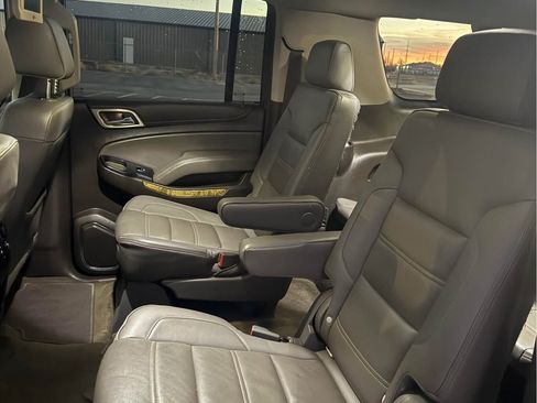 Used 2017 GMC Yukon XL Denali w/ Open Road Package AWD/4WD image 8
