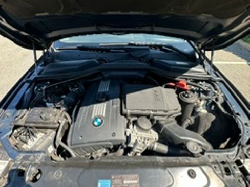 Used 2010 BMW 535i xDrive Wagon AWD/4WD image 14