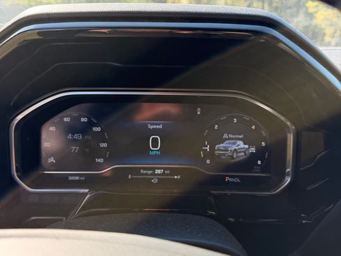 Used 2023 Chevrolet Silverado 1500 LT image 2