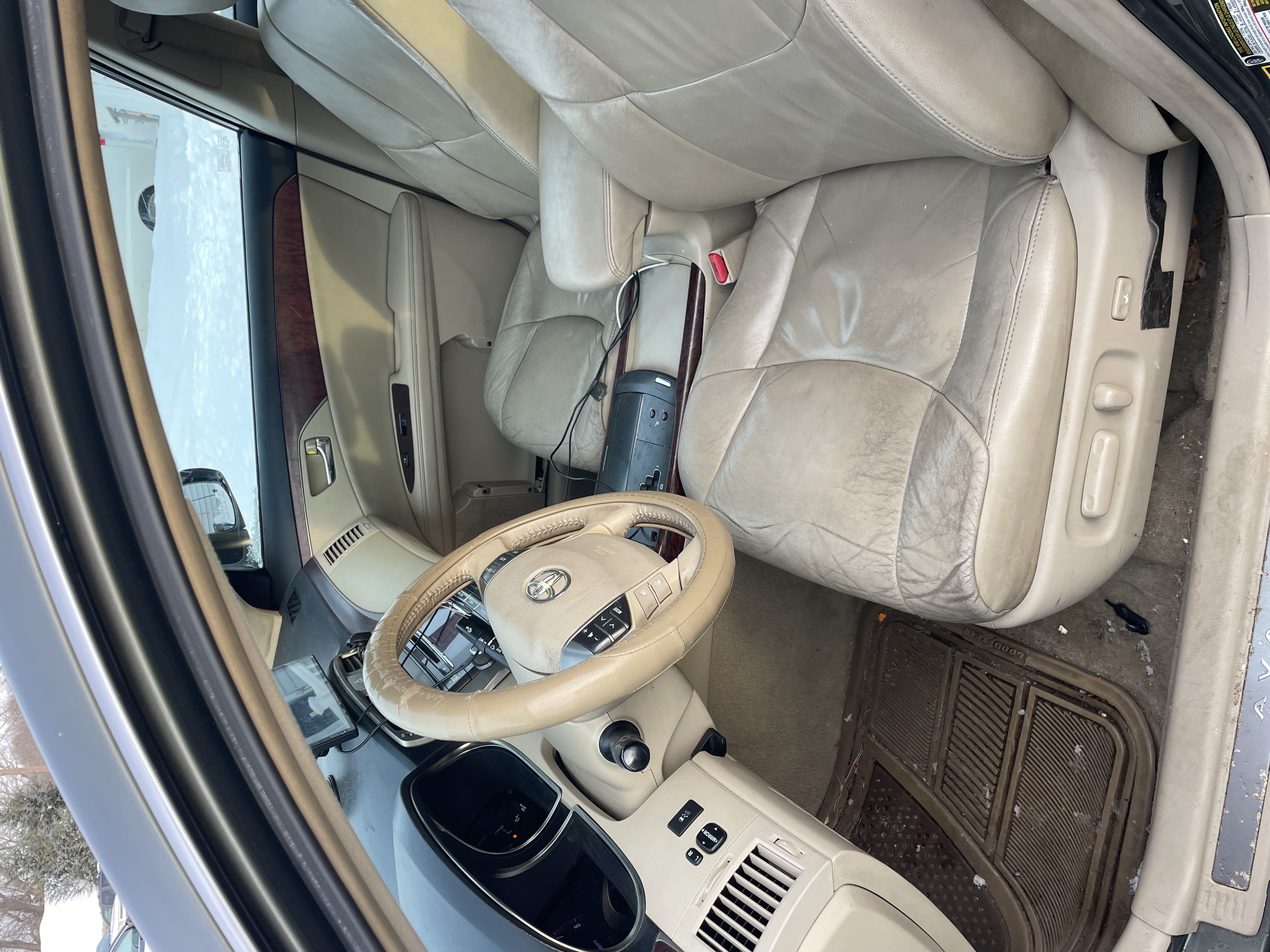 Used 2012 Toyota Avalon FWD image 5