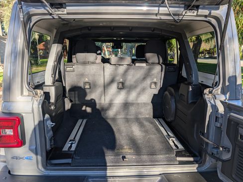 Used 2021 Jeep Wrangler Unlimited Rubicon 4xe w/ Steel Bumper Group image 16