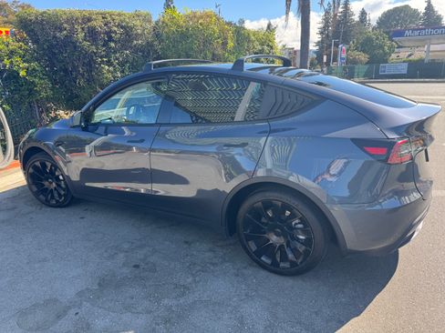 Used 2023 Tesla Model Y Long Range AWD/4WD image 17
