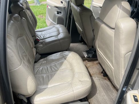 Used 2001 Chevrolet Suburban LT w/ LT Preferred Equipment Group image 13