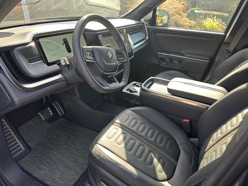 Used 2023 Rivian R1S Adventure image 4