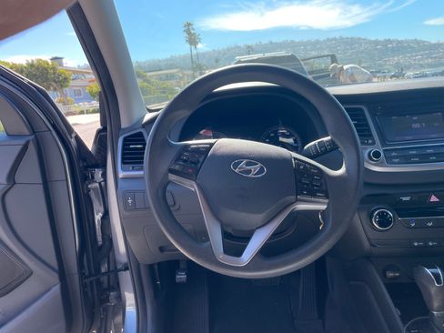 Used 2017 Hyundai Tucson SE image 12