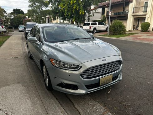 Used 2014 Ford Fusion Energi Titanium FWD image 1
