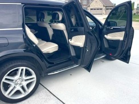 Used 2016 Mercedes-Benz GL 550 4MATIC image 9
