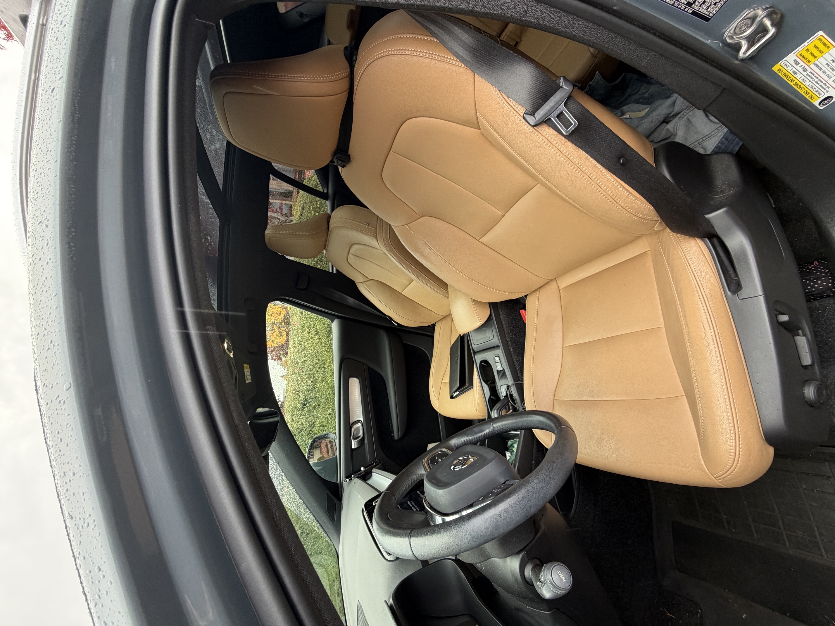Used 2020 Volvo XC40 T5 Momentum w/ Protection Package AWD/4WD image 5