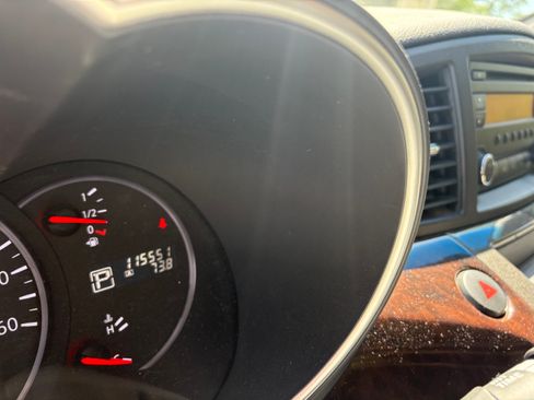 Used 2014 Nissan Quest S image 9