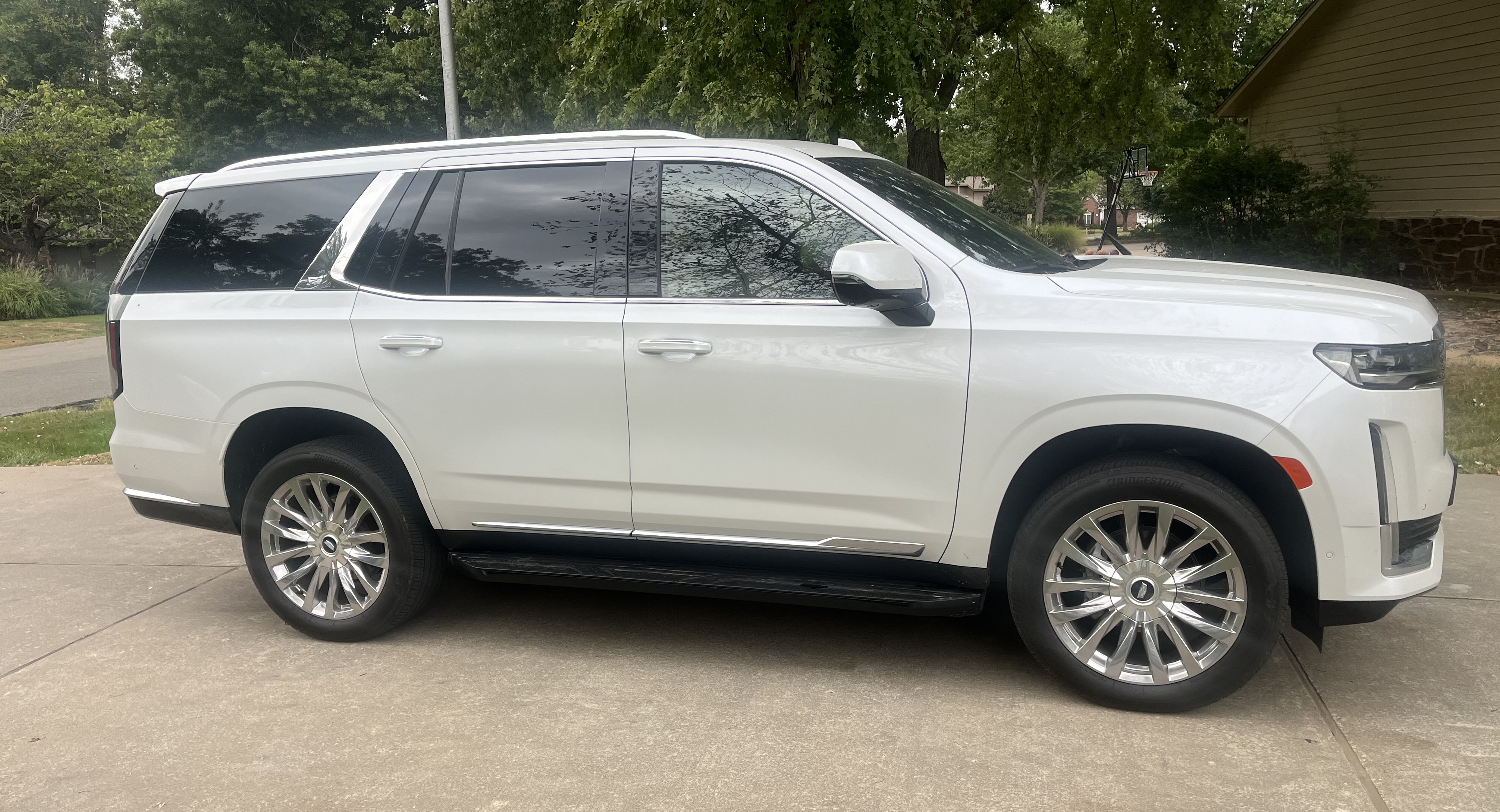 Used 2024 Cadillac Escalade Premium Luxury AWD/4WD image 5