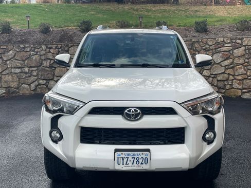 Used 2018 Toyota 4Runner SR5 Premium image 17