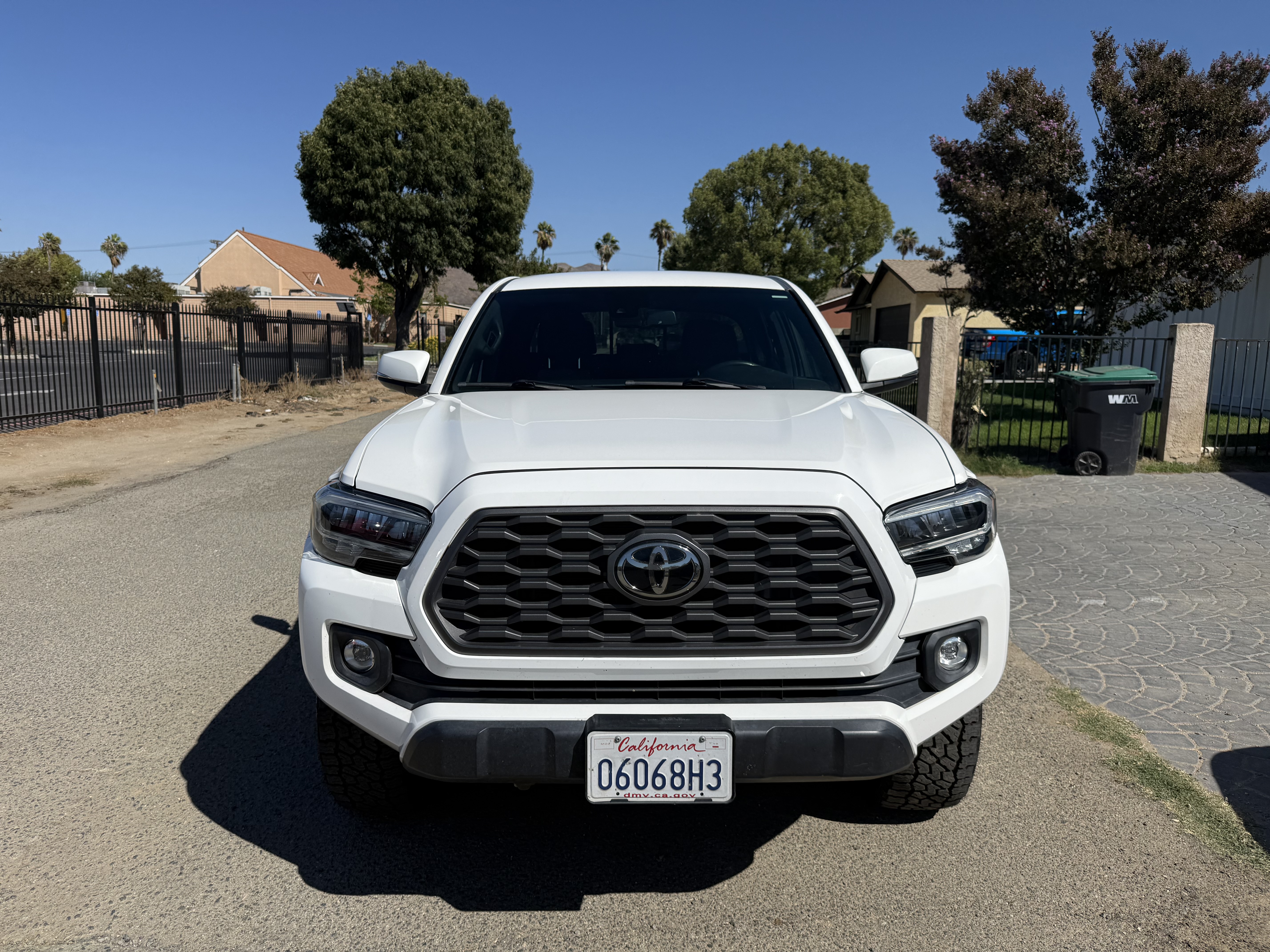 Used 2021 Toyota Tacoma TRD Off-Road w/ Technology Package AWD/4WD image 5