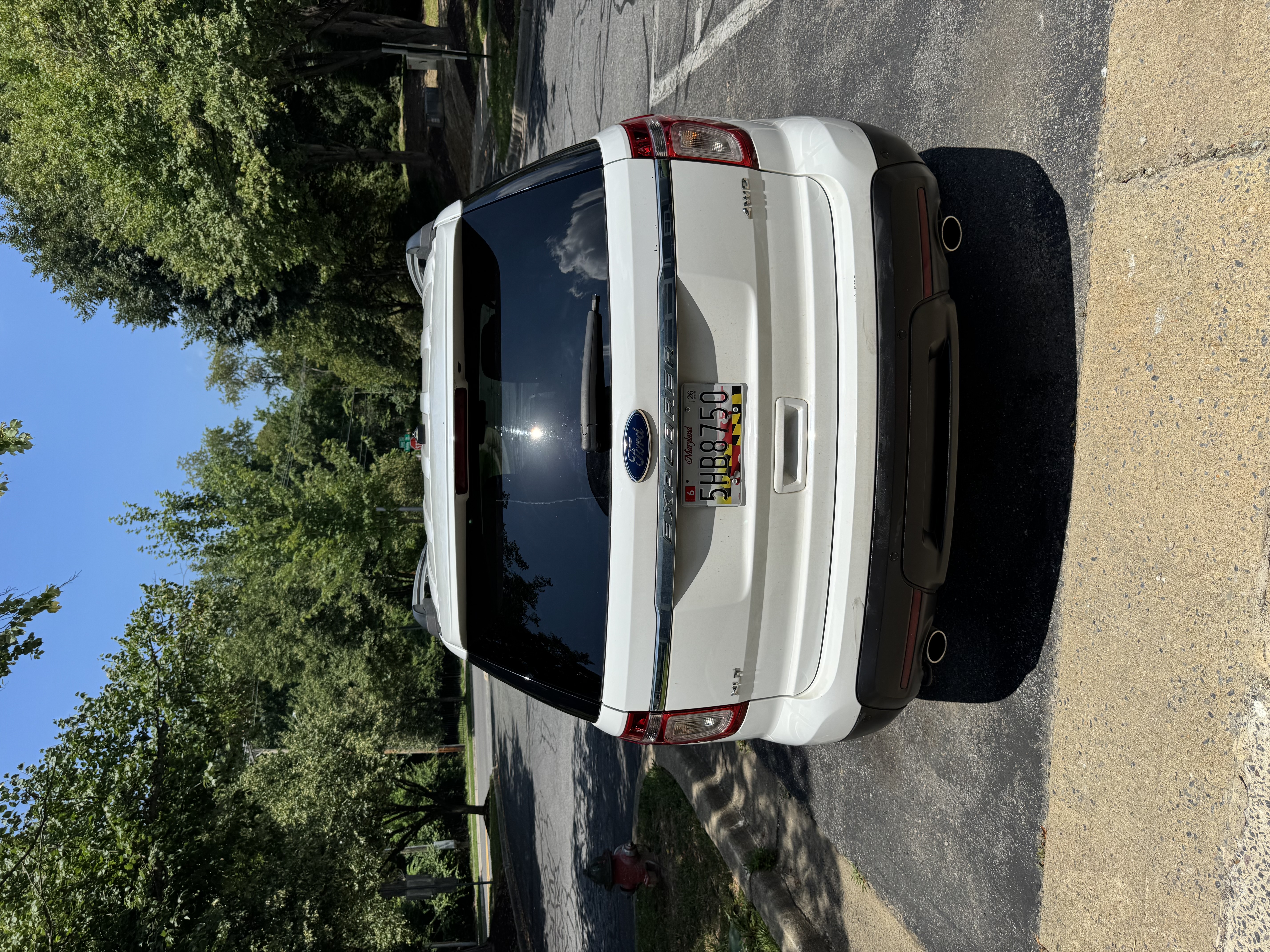 Used 2014 Ford Explorer XLT AWD/4WD image 8