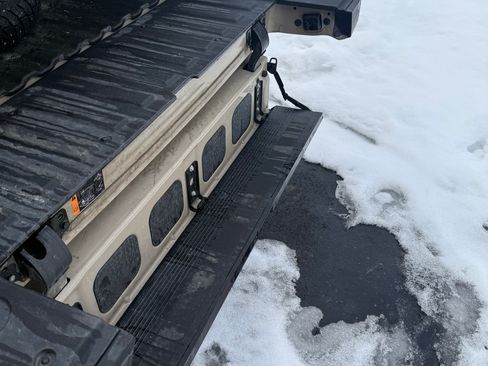 Used 2022 GMC Sierra 1500 AT4 w/ AT4 Preferred Package image 5