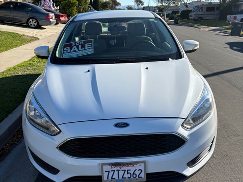 Used 2017 Ford Focus SE image 2