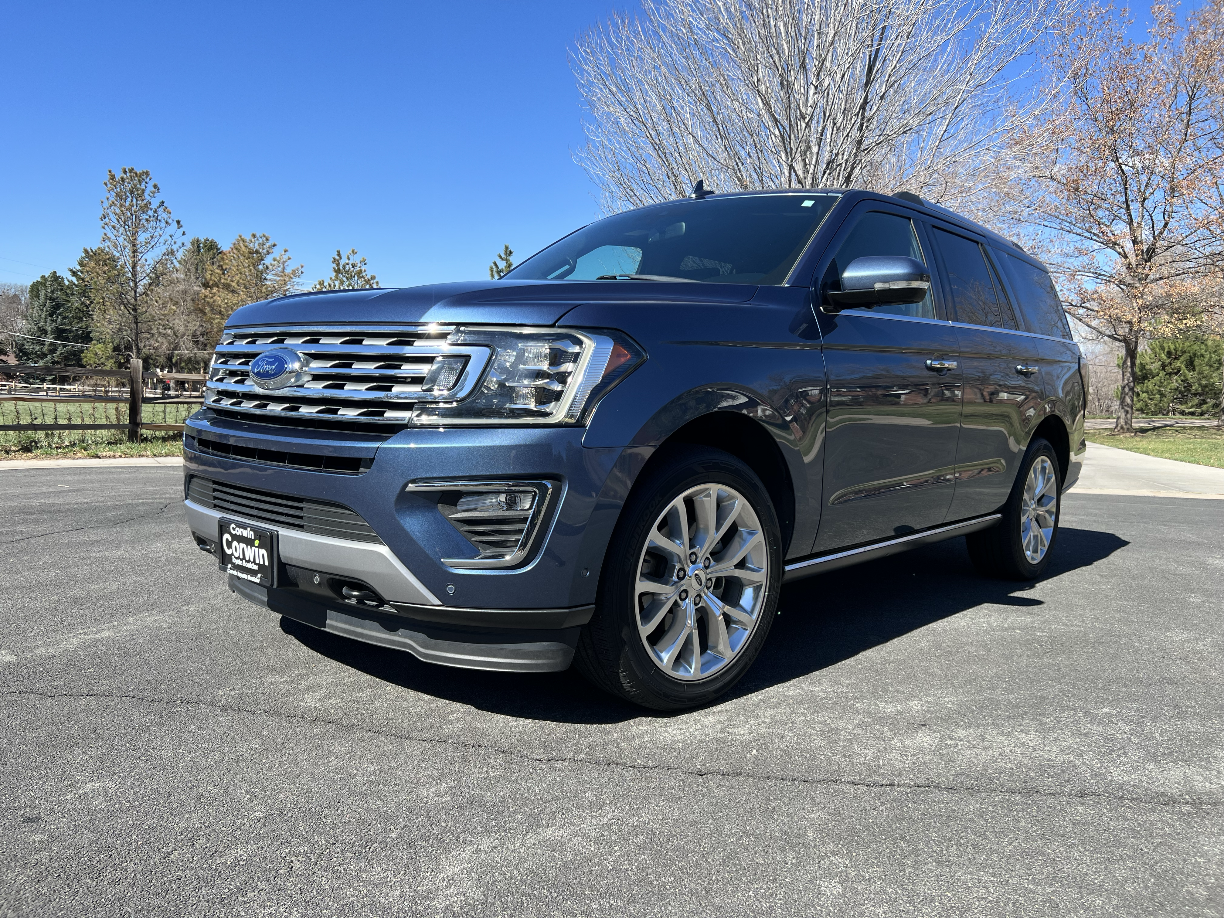 Used 2018 Ford Expedition Limited w/ Equipment Group 302A AWD/4WD image 14